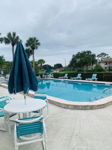 214 Mary Dr, Oldsmar FL  34677-2224 exterior