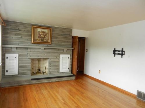637 Alpine Dr, Canonsburg, PA 15317-1201