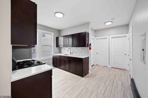 131 Paine Ave, Irvington NJ  07111-2902 exterior