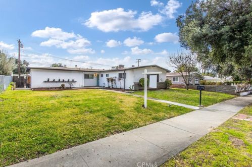 1440 Colton Ave, Redlands CA  92374-3825 exterior