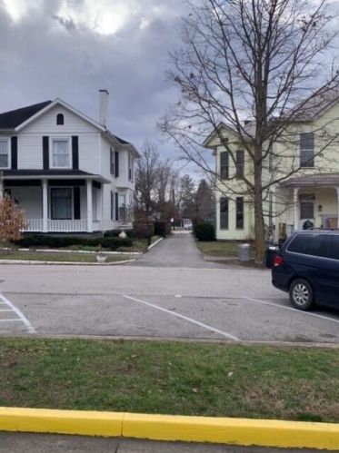 213 3rd St, Sharon, KY 41002-1075
