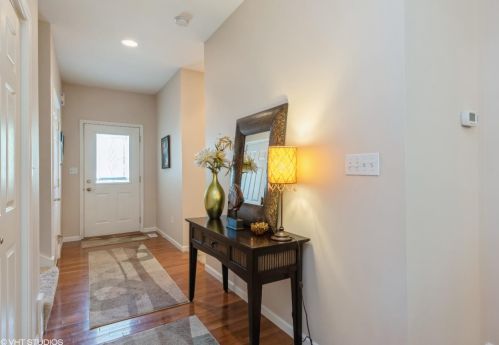 2614 White Pine Cir, Valpo, IN 46383-3954
