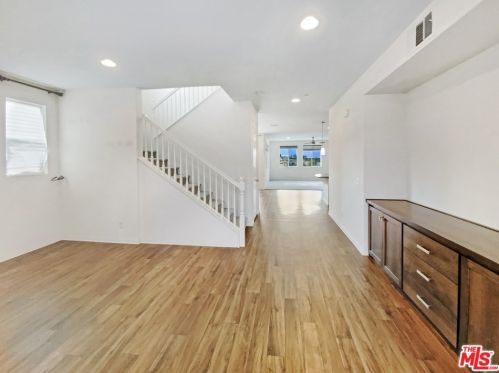 20528 Suzie Ln, Santa Clarita, CA 91350-5714