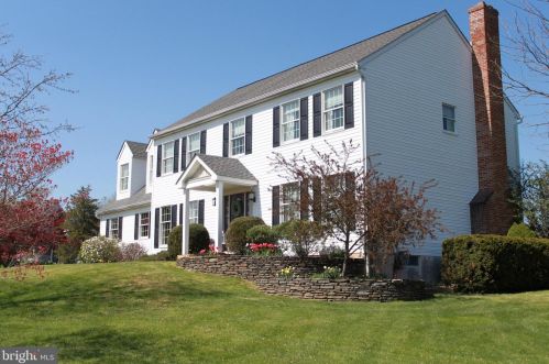 1060 Shady Ln, Harleysville, PA 19438-1261