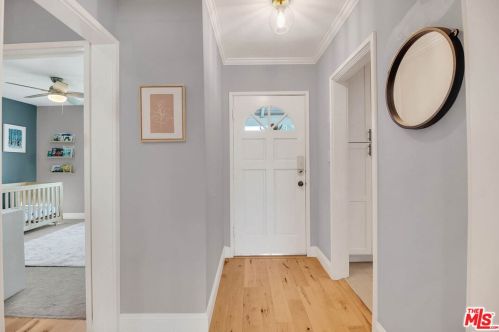 15027 Hartland St, Van Nuys CA  91405-3714 exterior