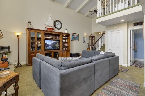 2231 Victoria Ave, Oxnard CA  93035-2930 exterior