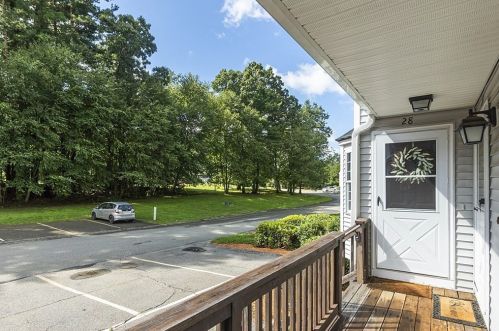 28 Eagle Dr, Douglas, MA 01516-2356