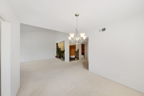 14 Seville Dr, Rancho Mirage CA  92270-3850 exterior