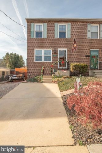 204 6th Ave, Wilmington, DE 19805-4714