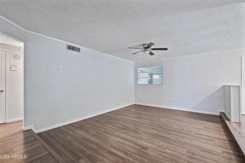 6133 Tierra Buena Ln, Glendale, AZ 85306-2340