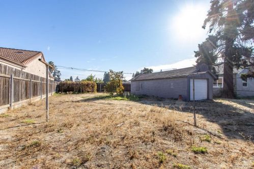 1745 Woodland Ave, Modesto CA  95358-1360 exterior