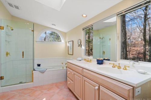 200 Mill Rd, New Canaan CT  06840-4310 exterior