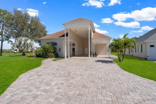 789 Baytree Dr, Titusville, FL 32780-2310