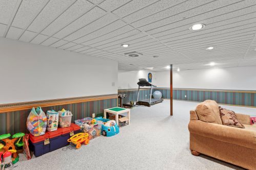 4580 Sommerset Dr, Waukesha WI  53151-6876 exterior