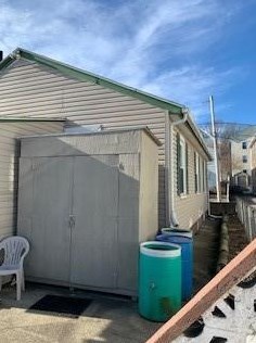 45 Blaine St, Providence RI  02919-4103 exterior