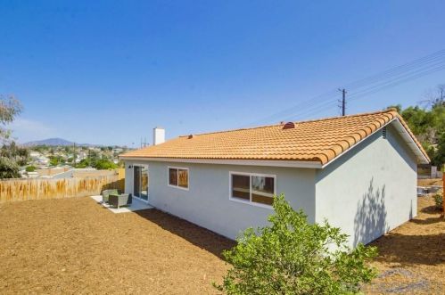 6788 Benson Ave, San Diego CA  92114-5833 exterior