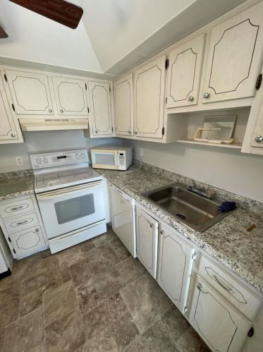 435 Saxony J, Delray Beach, FL 33446-1022