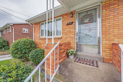 2421 Jodi Ave, Latrobe, PA 15650-3481