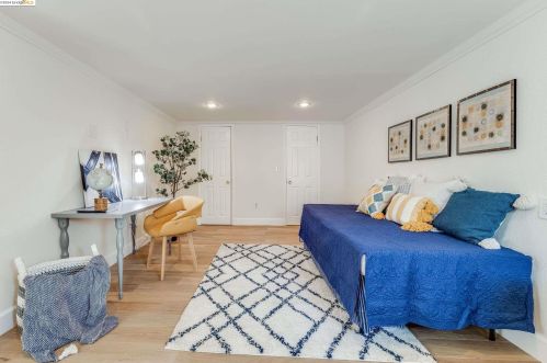 8410 Aster Ave, Oakland CA  94605-4104 exterior