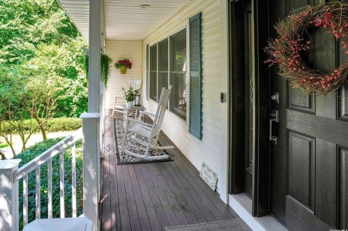 10 Deauville Ct, Northport NY  11768-2156 exterior