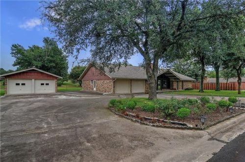 1050 Cherry Ln, Muenster, TX 76252-2003