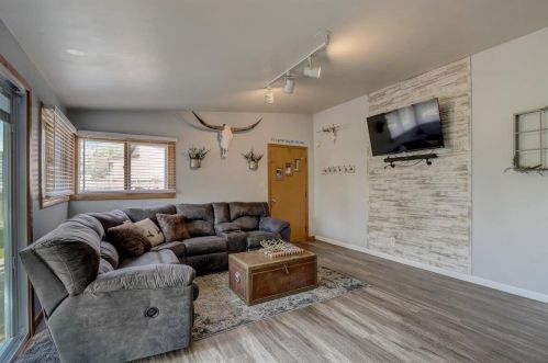3429 27th St, Kenosha, WI 53144-1433