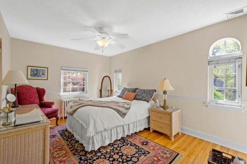 136 Inglewood Dr, Pittsburgh PA 15228-1505 exterior