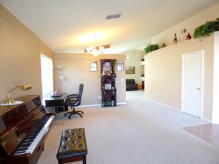 8361 Las Montanas Ct, Sacramento, CA 95829-9204