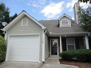 1708 Beacon Village Dr, Raleigh NC  27604-8508 exterior