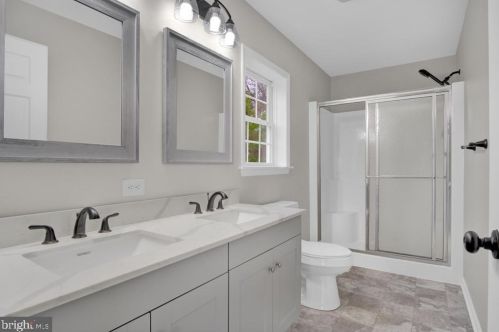 60 Cold Springs Rd, Carlisle PA 17015-9113 exterior