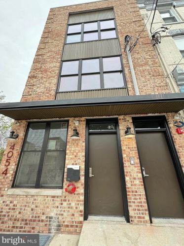 4054 Girard Ave, Philadelphia, PA 19104-1032