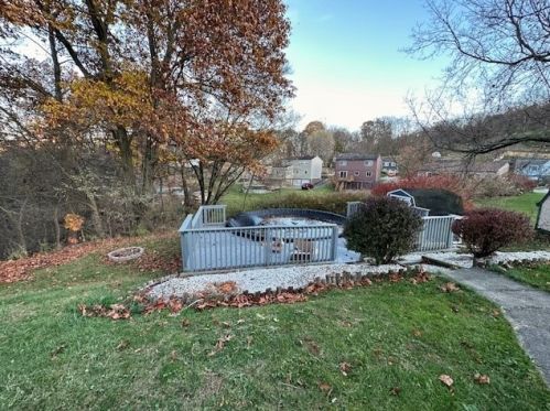 1105 Sodbury Dr, Library PA  15129-9441 exterior