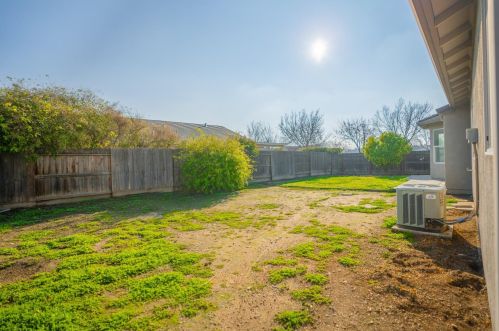 679 Apricot Ct, Los Banos CA  93635-9691 exterior