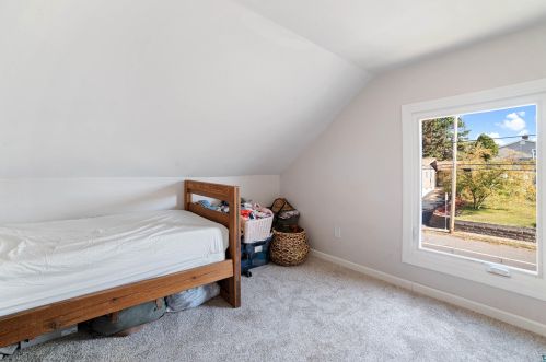 2133 Minnesota Ave, Duluth MN  55802-2440 exterior