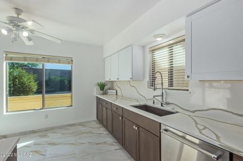 7204 Camino Vecino, Tucson AZ 85715-3418 exterior