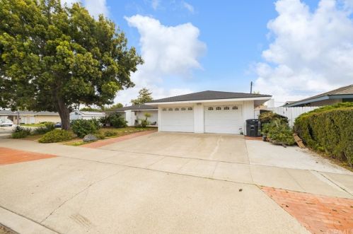 1446 Fairway Dr, Orange, CA 92866-3212