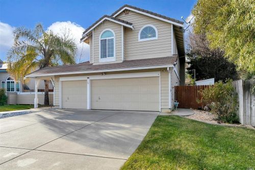 166 Buttercup Cir, Vacaville CA  95687-7319 exterior