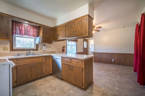 5096 Valley Trl, West Bend, WI 53095-8752
