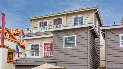 739 San Luis Rey Pl, San Diego, CA 92109-8247