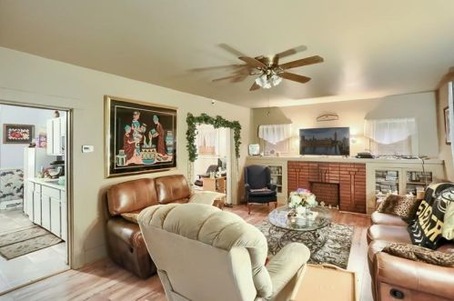 2203 6th Ave, Beaver Falls, PA 15010-3761