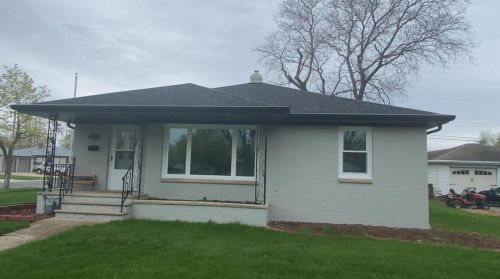 1658 Lilac Ln, Green Bay, WI 54302-2314