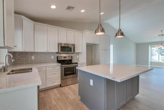 9166 Voltaire Dr, Scottsdale, AZ 85260-4200