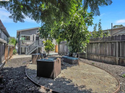 807 46th St, Oakland CA 94608-3418 exterior