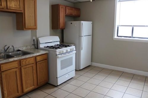 3015-3021 Ashlyn St, Pittsburgh, PA 15204-1704