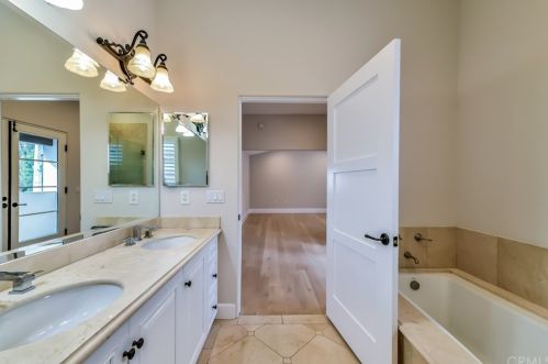 999 Silver Spur Rd, Palos Verdes Estates CA  90274-3805 exterior