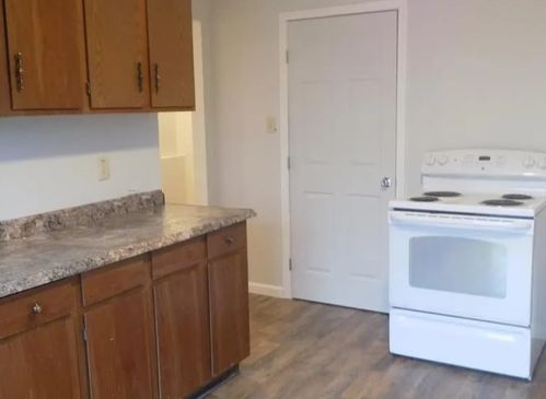 2210 Hawthorne Ave, Pittsburgh, PA 15218-2114