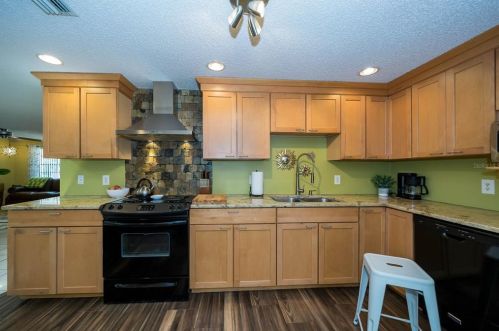 1562 Twin Palms Loop, Lutz FL  33559-6763 exterior