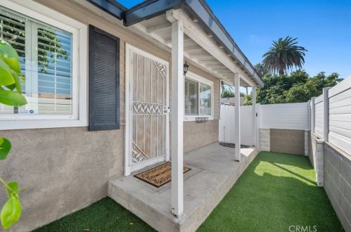 3330 10th St, Long Beach CA  90804-5010 exterior