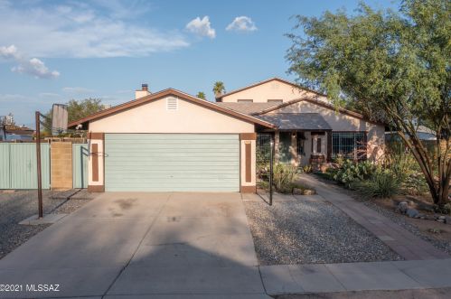 7561 Camino Escarpado, Tucson, AZ 85746-8316