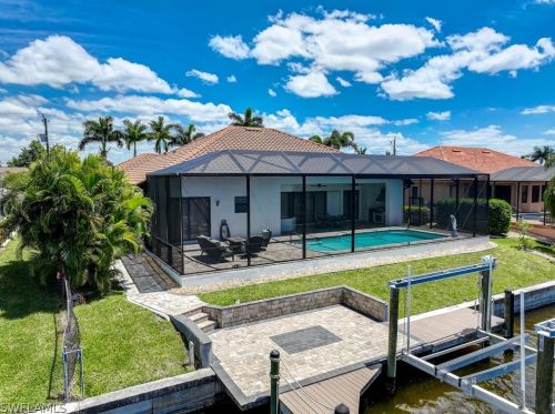 5240 20 Ave, Cape Coral FL  33990-4815 exterior